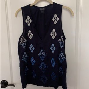 Sleeveless navy and blue top